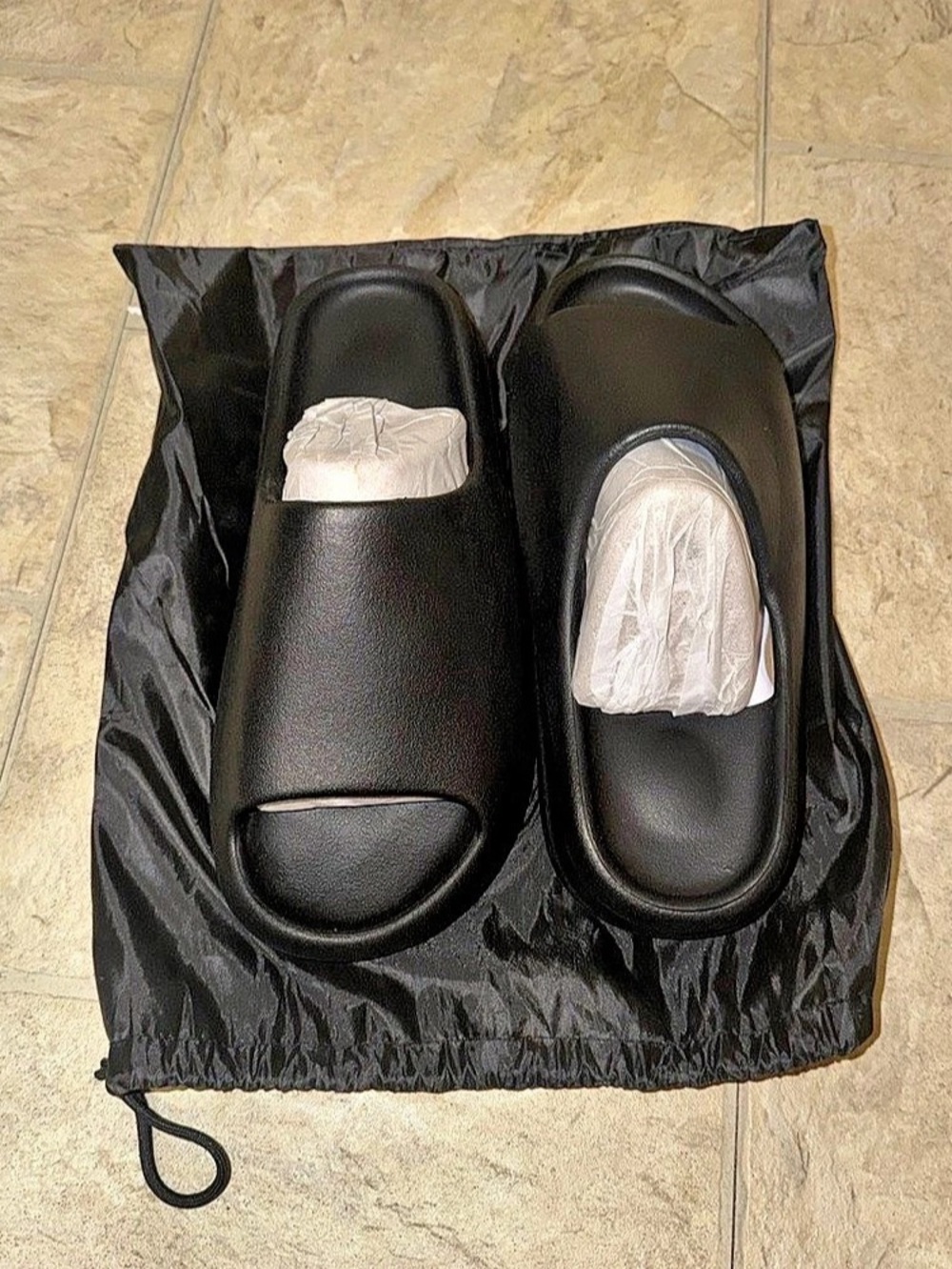 Brand new Yeezys YS-01 Black Slides SIZE 11